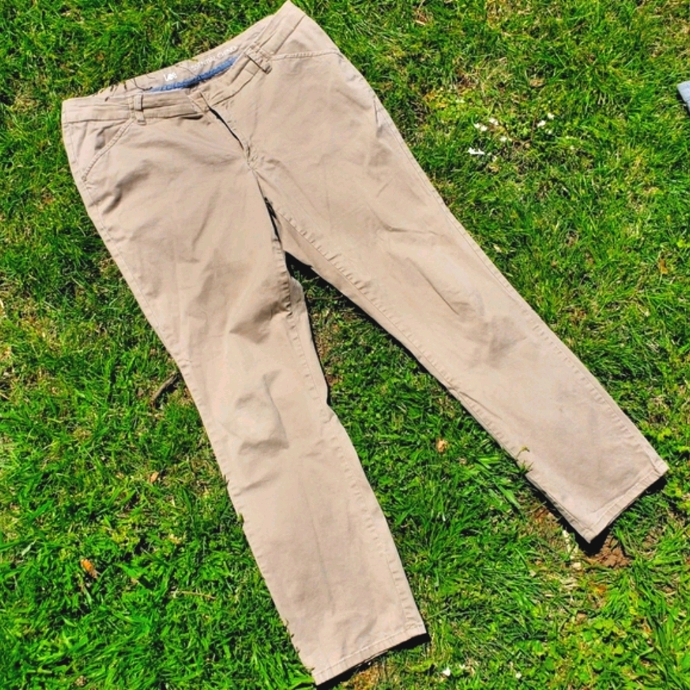 Khaki Lee Essential Chinos Straight Leg EUC